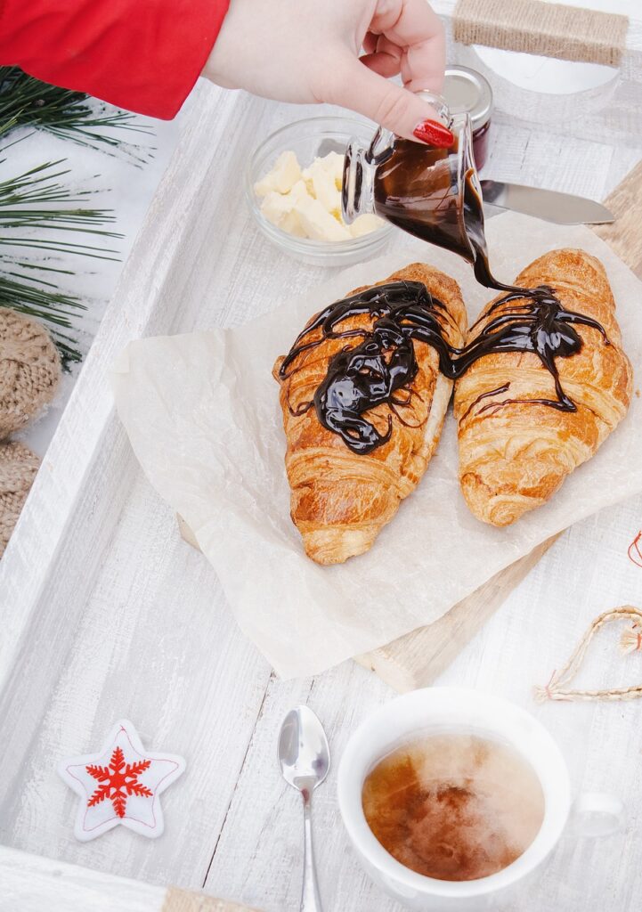 croissant au chocolat